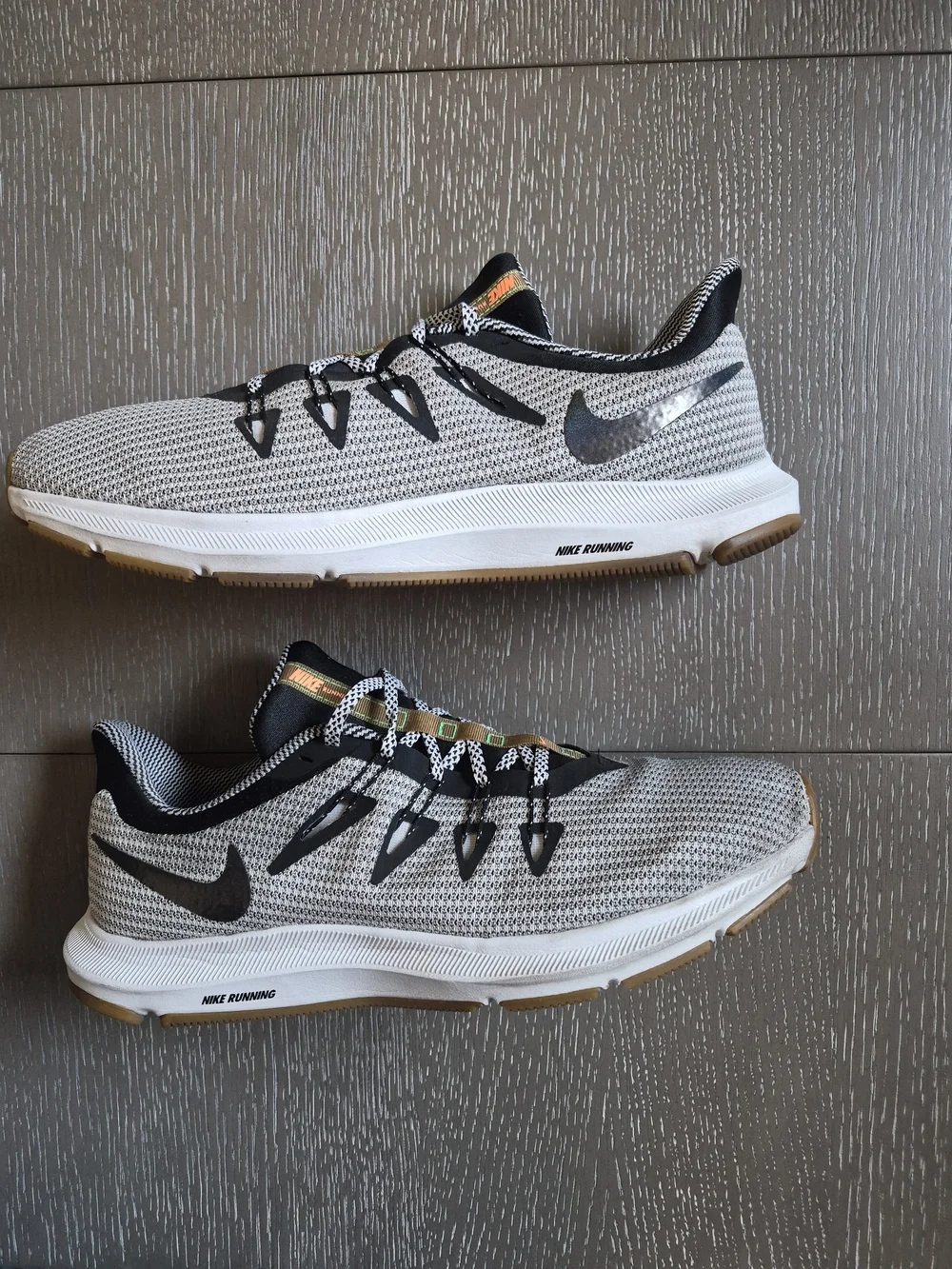 Nike Quest SE Men’s Grey, Black and White Athletic Running Shoes